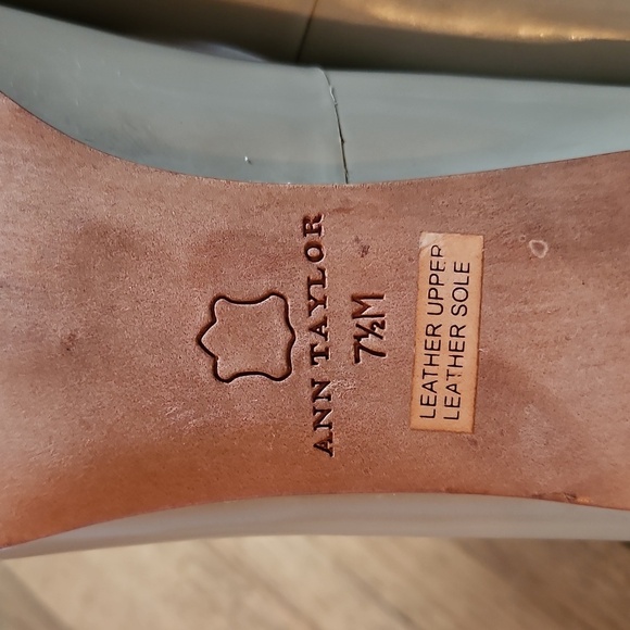 Ann Taylor Taupe Patent Leather Heels - 3.5" Round Toe, Size 7.5M - Picture 12 of 16